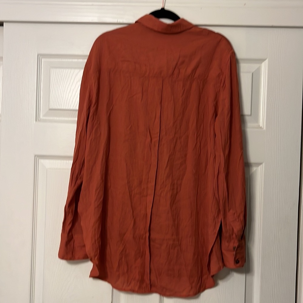 Long sleeve button up top - Picture 2 of 3